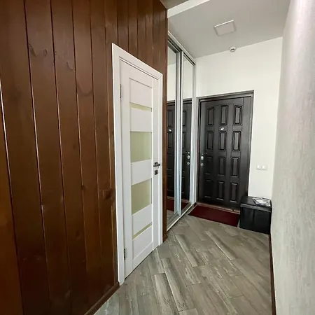 Apartment стильный лофт в аркадии - спальня и кухня-студия боковой вид моря! Odesa