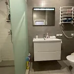 стильный лофт в аркадии - спальня и кухня-студия с боковым видом на море *